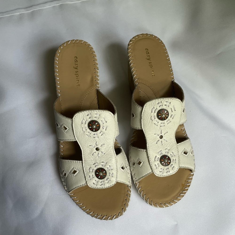 Never Worn Easy Spirit Leather sandals White size 8